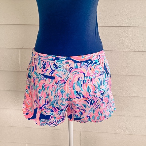Lilly Pulitzer Magnolia Short Head in the Sand - Picture 3 of 3